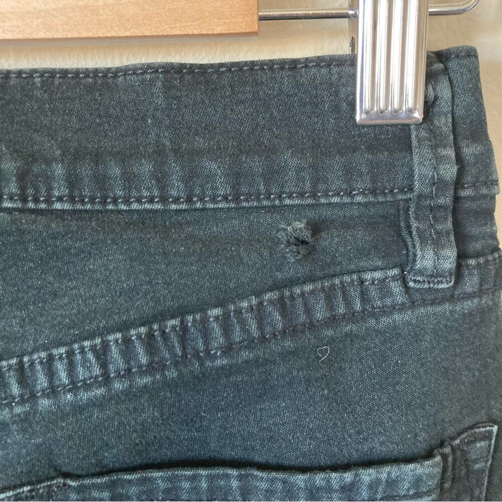 BDG Twig High Rise Distressed Skinny Jeans Size 26 - Picture 5 of 7